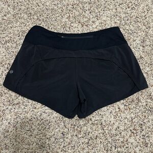 Black Lululemon speed up shorts 2.5 inch
